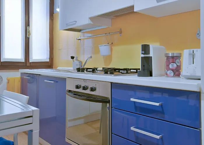 Mono Pratello Apartment